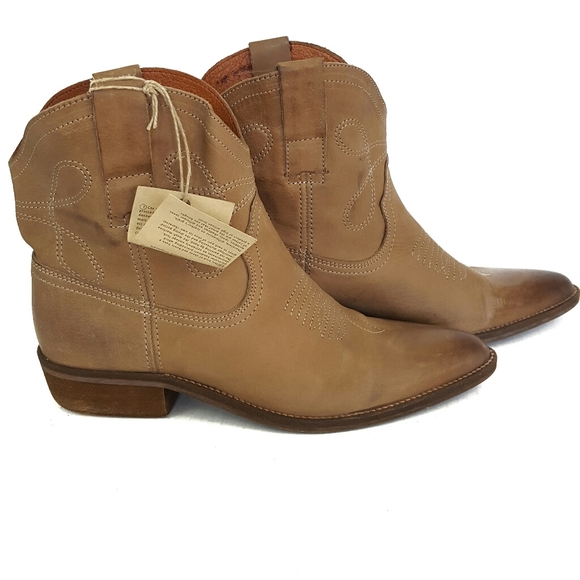 Steve Madden Shoes - ON HOLD Steve Madden oil rubbed cowboy booties